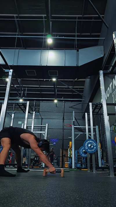 How many 42yo's are training this?