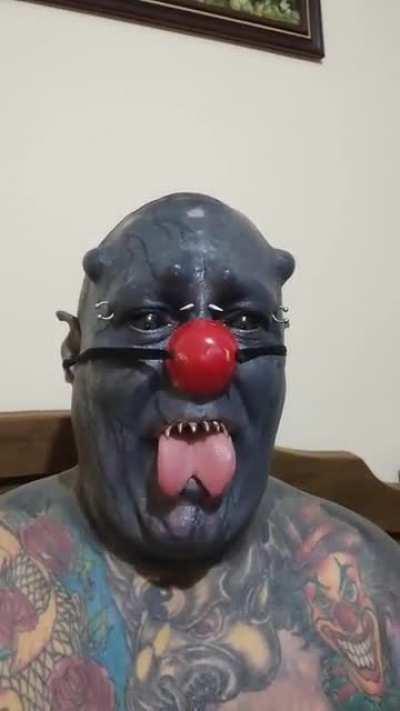 Texting ur mom💪🏾😎😈😈