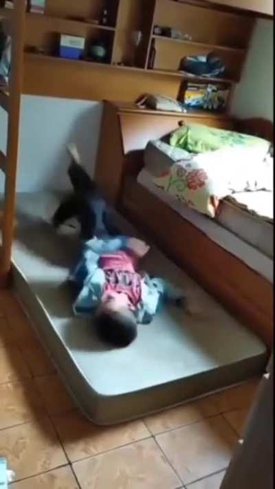 quem nunca brincou assim é maluco