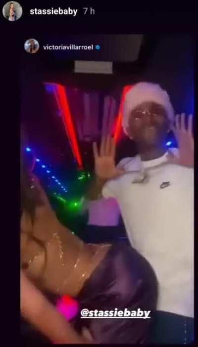 Twerking ass on a boy (Victoria Helena old IG story)