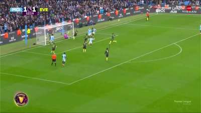 Pênalti perdido de Haaland.