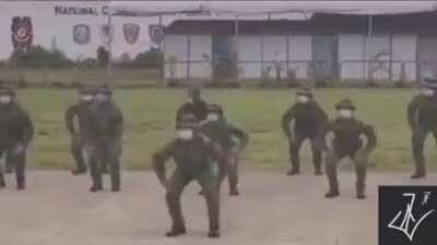 Hahahaha pinoy lang malakas pa upvote para makita ng idol ko