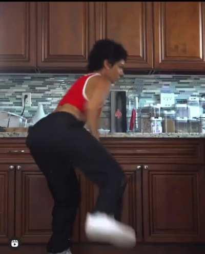 Best female artist dancer in Los Angeles underrated