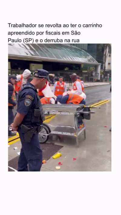 Trabalhador tem seu carrinho apreendido e ainda leva spray de pimenta na cara