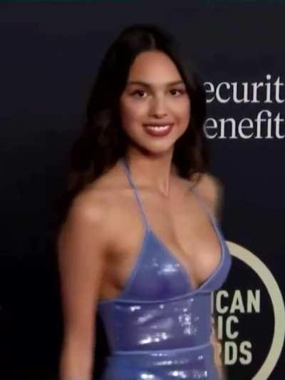 Olivia Rodrigo looking stunning at the 2021 AMAs