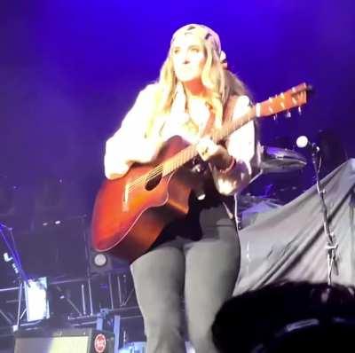 Nothin' like a phat booty in THEE tightest Jeans.✨