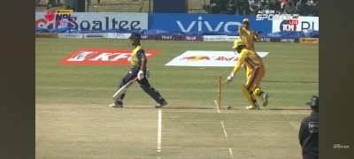 Yellow Jersy and Tricky Stumping! Thala for a Reason! 