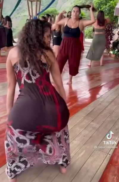 That’s one hefty ass under there