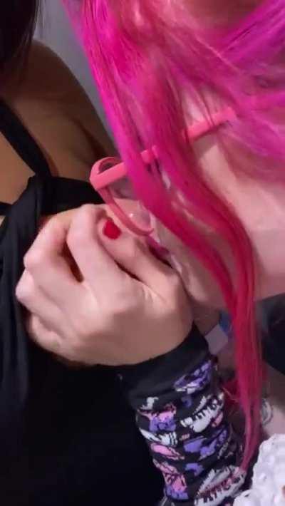 what girls really do in the bathroom 🤫