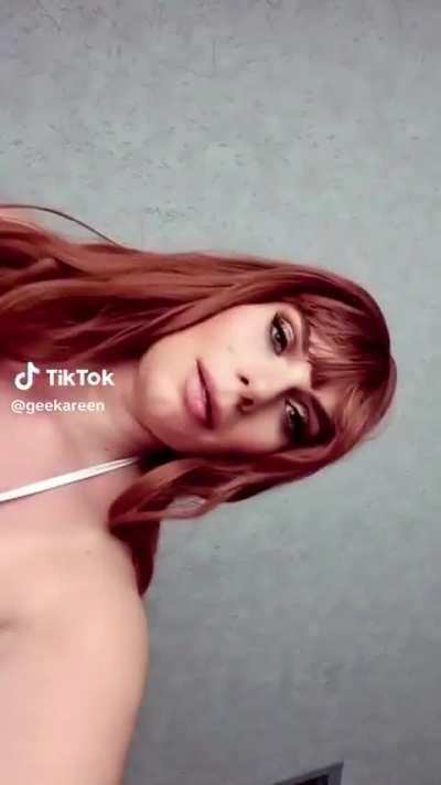 @geekareen Nami Cosplay MILF edition