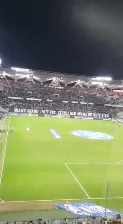 Kibice zjednoczeni przeciwko Putinowi