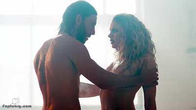 Lucy Aarden full frontal