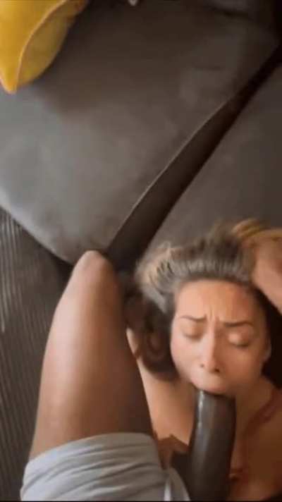 Hold her tight, use her face