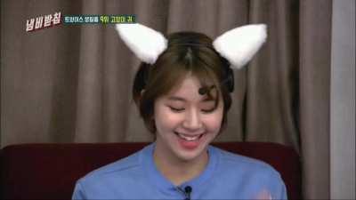 170627 - Chaeyoung's Movable Bunny Ears (ft. TWICE)