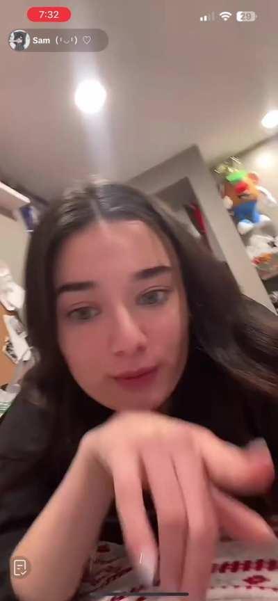 Sam in pose live from yesterday