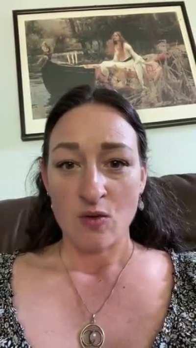 Israeli American emotionally speaks about the brain washing she was subjected to and urges the world to stand for the occupied Palestinians