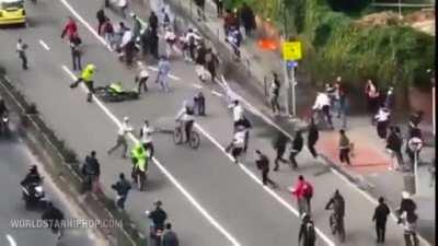 Skaters Jump Cops In Columbia After Being Ruthlessly Run Over By Them
