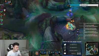 Breaking Gragas' ankles while low hp