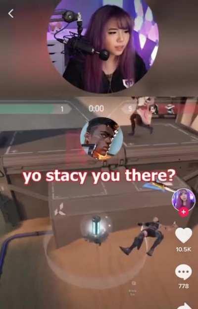 This asshole decided to harass a woman streamer for no reasons