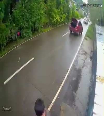 An old lady always throws woods at vehicles passing by her home then she meets one that stops..