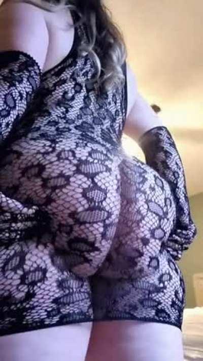 Feeling a little bratty....come tame me