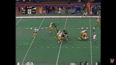 Highlight - Antonio Freeman 26 yard catch after Favre miraculously escapes pressure, at Steelers (11/09/1998)