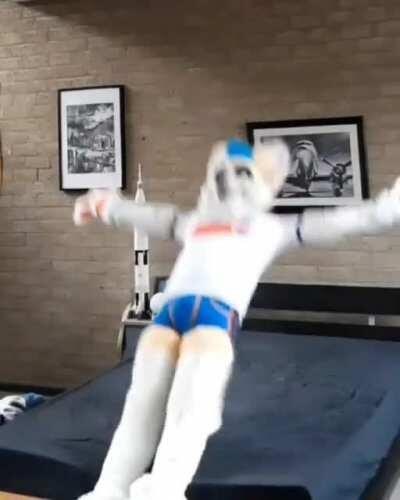 Furries when the first convention gets announced be like: