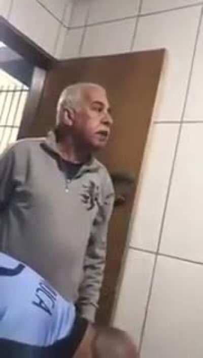 Agora é proibido cagar no ralo?