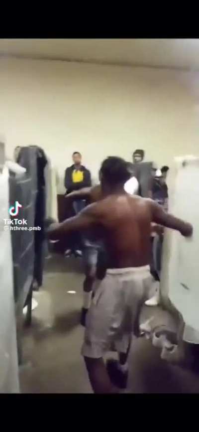 Lol bro let me stay out of prison 😂😂😂😂😂😭