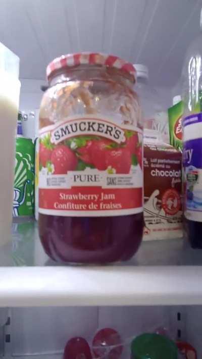 Bro my little cousin took my phone 😭