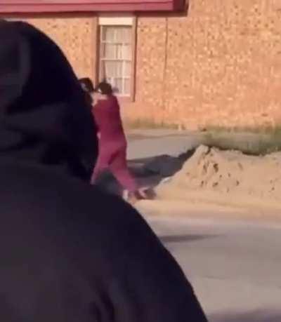 ( El Paso, TX ) Teenager pistol whips classmate during a high school fight