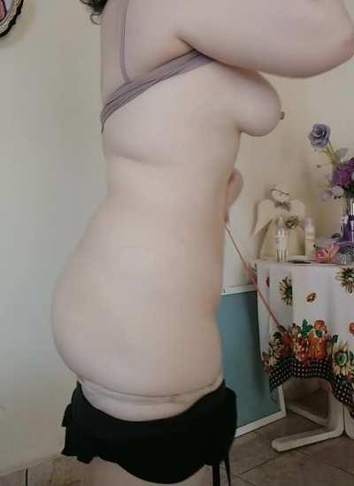 Very self conscious about my chub and rolls🥺