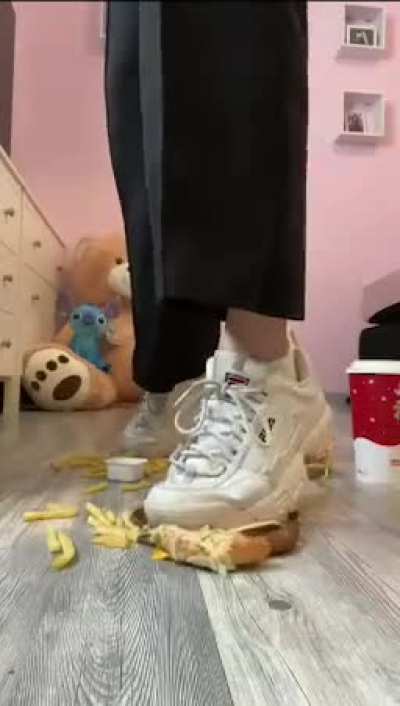 Fila crush burger full vidéo dm