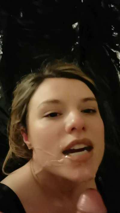 Found one of my older vids on my phone, I absolutely Love a mouthful of cum especially from more than one cock