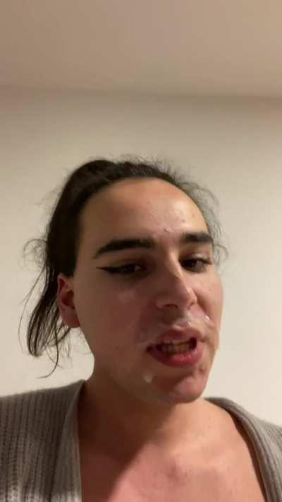 Naughty sissy slut here always horny 😇