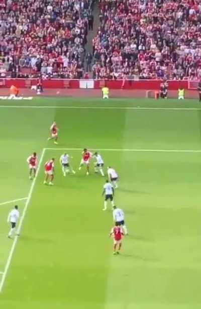 This angle of the Saliba nutmeg is filthy.