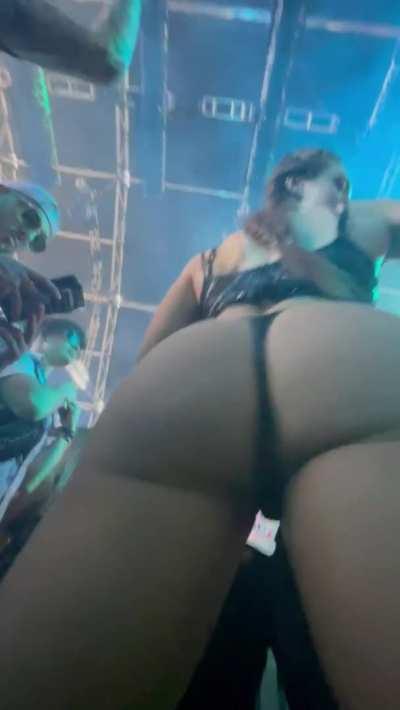 Did you catch me shaking my fat ass at ultra?