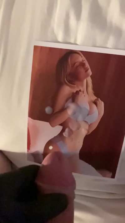 Sydney Sweeney slow motion cum tribute