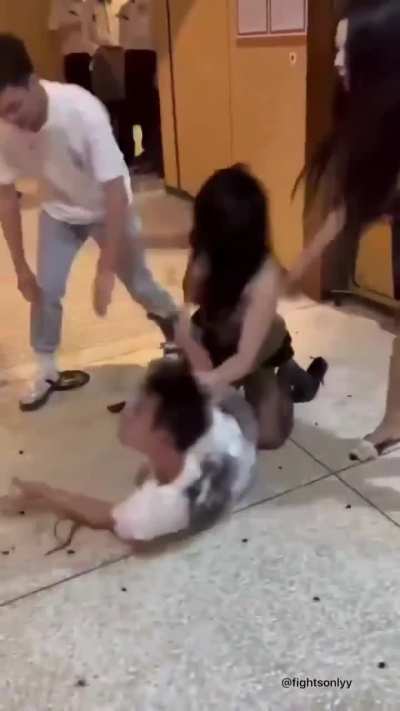 Weakest Chinese woman vs strongest Chinese man