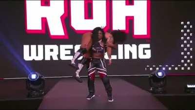 Heel Athena is brutal 💪🏽