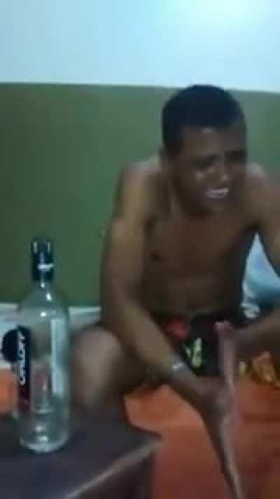 u/bluntlee manifestandu-si supararea dupa ce ma-sa a supt pula la alte ciori pe centura pentru conserve expirate si a luat teapa