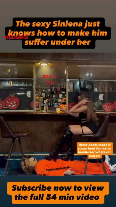 Halloween Trample at the bar