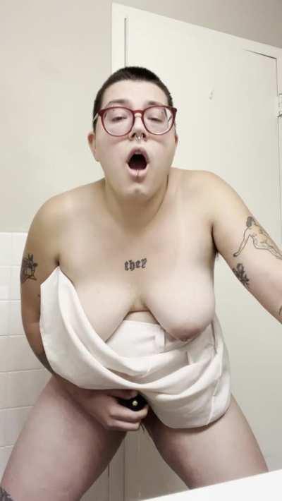 Pulled my skirt up to fuck myself and squirt all over the floor 🥵😵‍💫