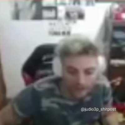 Yo : hola vecino el vecino :