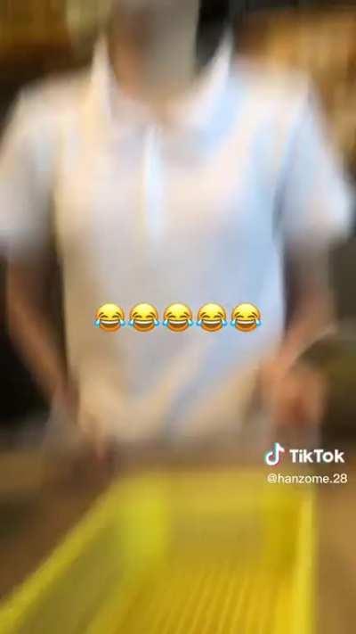 Chance encounter between ex lovers in a restaurant