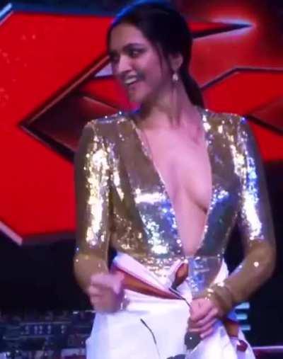 Deepika Padukone's naughty expressions! 🔥💦