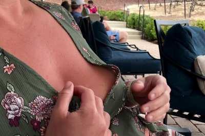 Playing with the girls at a winery. [gif]