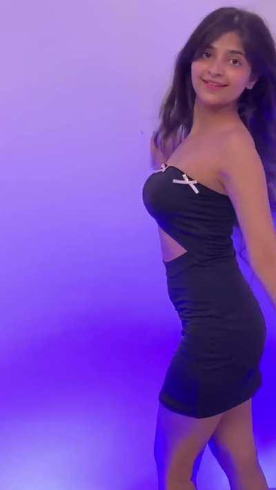 Kanishka Sharma aka @kavya.aaaaa  