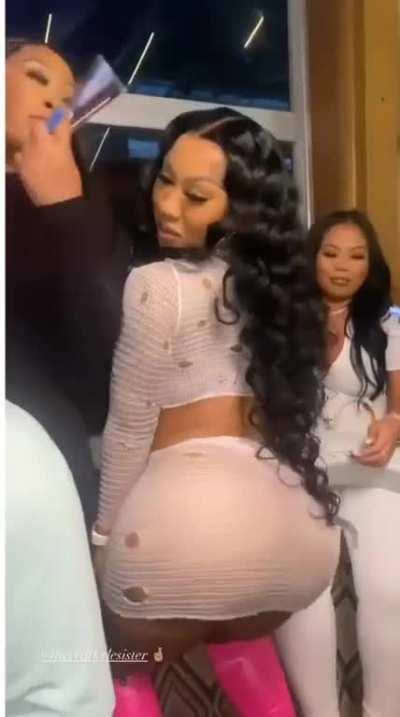 ass so mf fat😩
