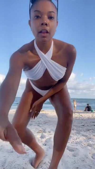 Gabrielle Union: Bikini